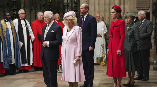 Kráľ Karol III. a kráľovná Camilla na...