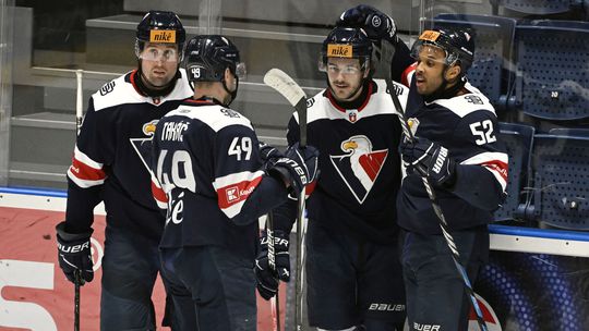 Hokejový Slovan sa chytil. Rakúšanov rozdrvil, štyrmi gólmi sa zaskvel Elson