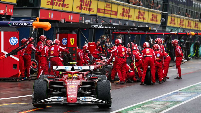 Ferrari, Lewis Hamilton