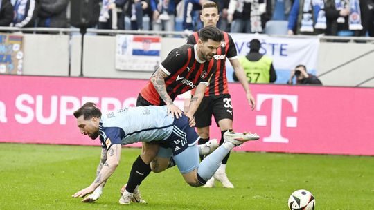 Skrat kapitána: Vylúčenie Weissa po dvoch žltých. Slovan odvrátil prehru v derby v posledných sekundách