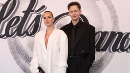 Dizajnér Michael Kováčik a modelka Denisa Mendrejová. 
