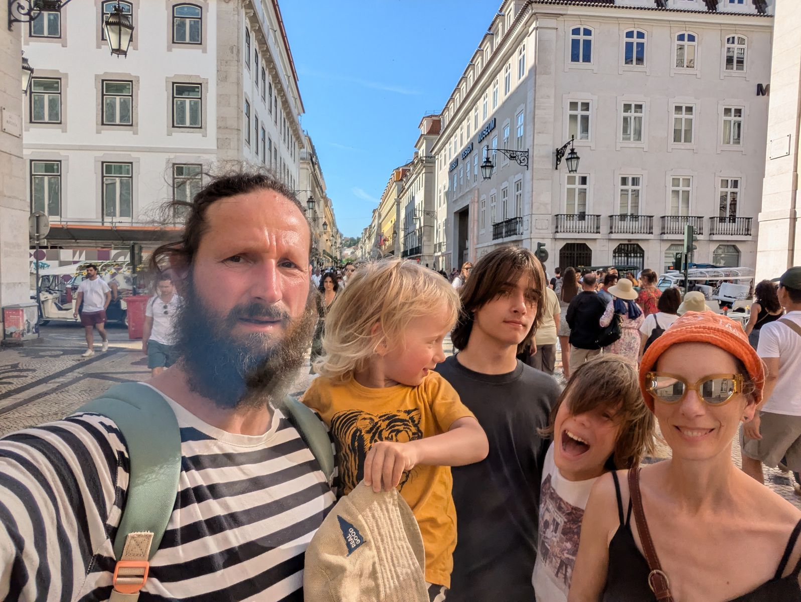 Zdenka Kollárová s manželom a troma synmi.