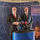 Minister dopravy Jozef Raz a primator Kosic Jaroslav Polacek pocas brifingu k novemu stavebnemu zakonu