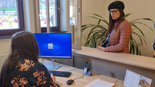 Pracovníčka Centra zdieľaných služieb Tornaľa s...
