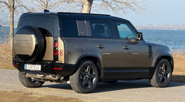 Land Rover Defender 110 P400 X-Dynamic HSE (2025)