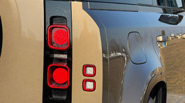 Land Rover Defender 110 P400 X-Dynamic HSE (2025)