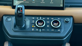 Land Rover Defender 110 P400 X-Dynamic HSE (2025)