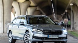 Škoda Superb 1,5 TSI iV - test 2025