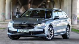 Škoda Superb 1,5 TSI iV - test 2025