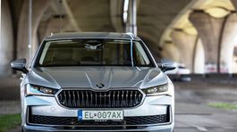 Škoda Superb 1,5 TSI iV - test 2025