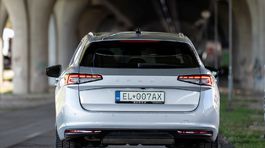 Škoda Superb 1,5 TSI iV - test 2025