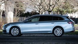 Škoda Superb 1,5 TSI iV - test 2025