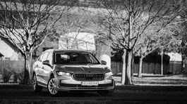 Škoda Superb 1,5 TSI iV - test 2025
