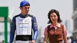 19. Alexander Albon a Lily He Muniová