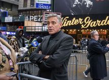 Slávny hollywoodsky herec Clooney ostro kritizoval Trumpa. Prezident ho na internete zosmiešnil