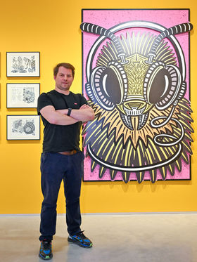 Matúš Maťátko pred jedným zo svojich diel na...