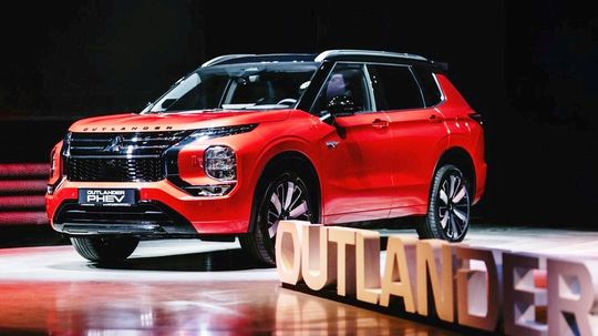 Mitsubishi Outlander - 2025