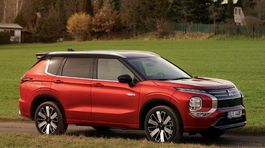 Mitsubishi Outlander - 2025