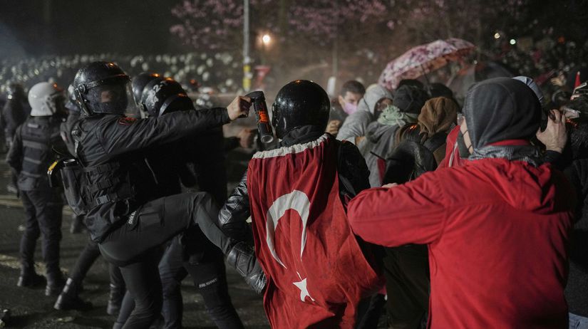 Turkey / Riot /