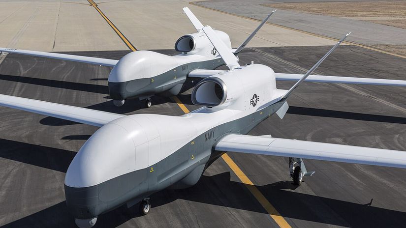 Dron Northrop Grumman MQ-4C Triton