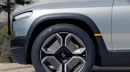 Retro modely Rivian R3 a R3X