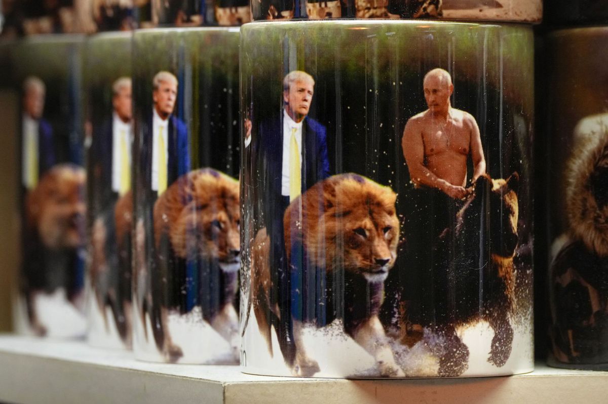 Rusko, hrnčeky, Putin, Trump