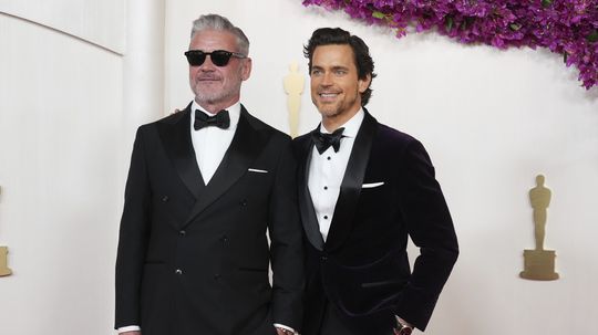 Novinár Simon Halls a jeho manžel - herec Matt...