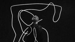 Hra využíva zaujímavé výrazové prostriedky.