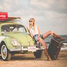 auto, žena, dovolenka, cestovanie, kufor, batožina, pláž, more, doprava, VW, šoférovanie