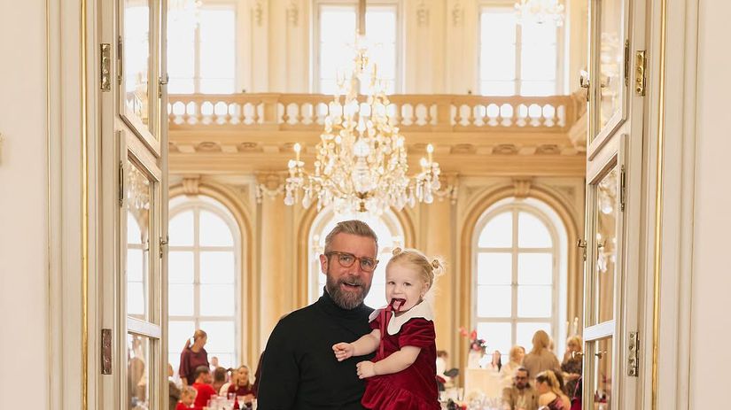 Šťastná rodina pokope.