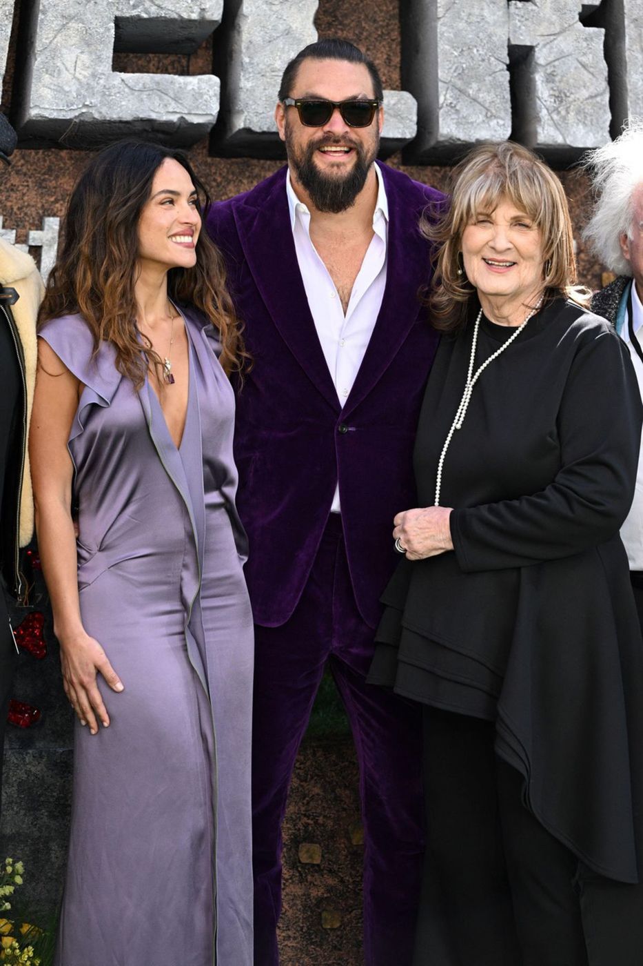 Herec Jason Momoa vzal na premiéru mamu Coni...