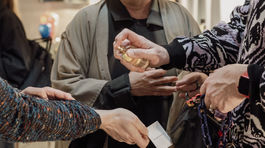 Atmosféra parfumového večera v Bratislave. 