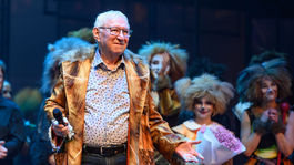 Knihu Volajú ma Charlie uviedli do života hneď...