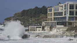 Australia / Waves / Bondi Beach /