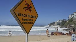 Australia / Waves / Bondi Beach /