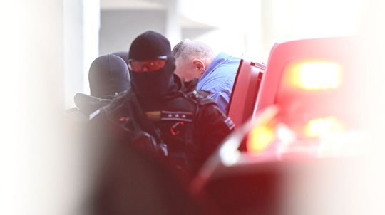 Odsúdený Mikuláš Černák prichádza na súd v...