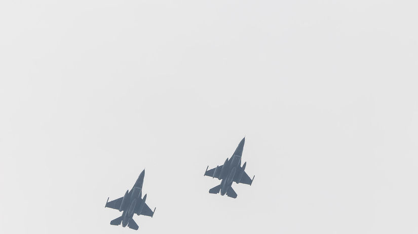 Ďalšie stíhačky F-16 prileteli na Slovensko.