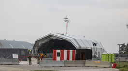 prílet F16 Kuchyňa, hangar