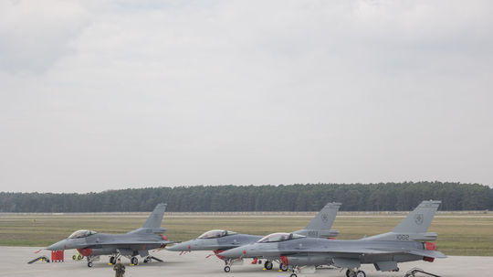 Ďalšie stíhačky F-16 prileteli na Slovensko.