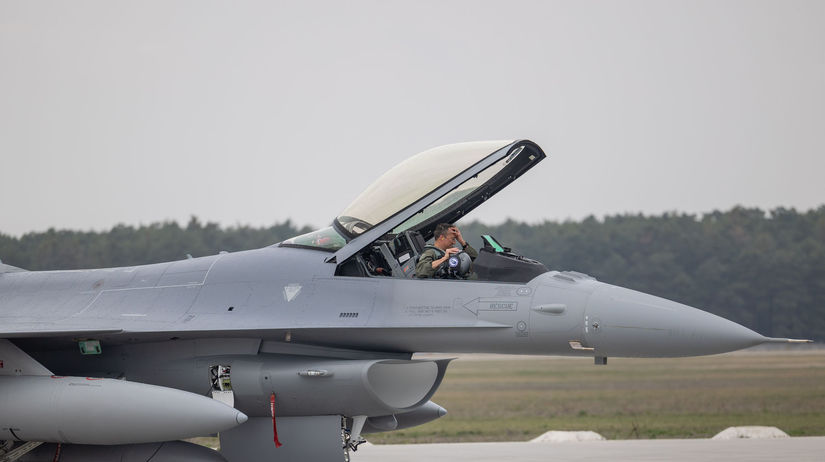 Ďalšie stíhačky F-16 prileteli na Slovensko.