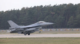 Prílet Kuchyňa F18 autor: Robert Hüttner