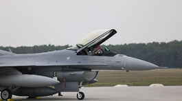 Prílet Kuchyňa F18 autor: Robert Hüttner