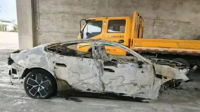 Xiaomi SU7 - incident Čína marec 2025