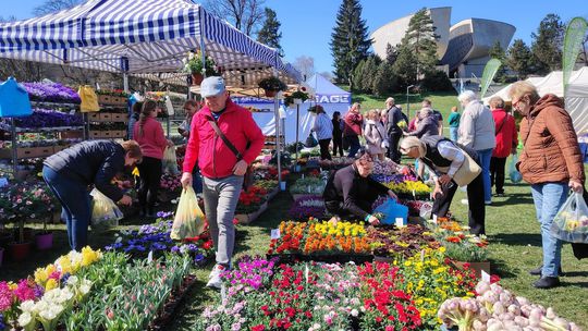 Festival záhrad a kvetov sa koná pod Pamätníkom...