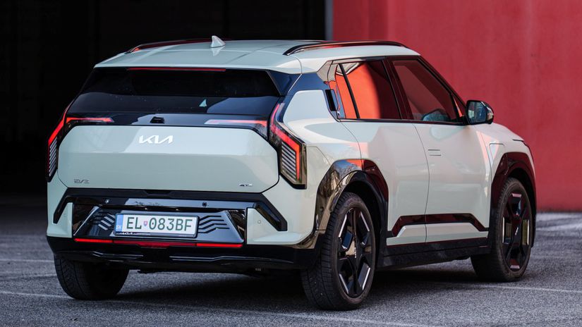 Napriek kubistickým tvarom má EV3 výbornú...