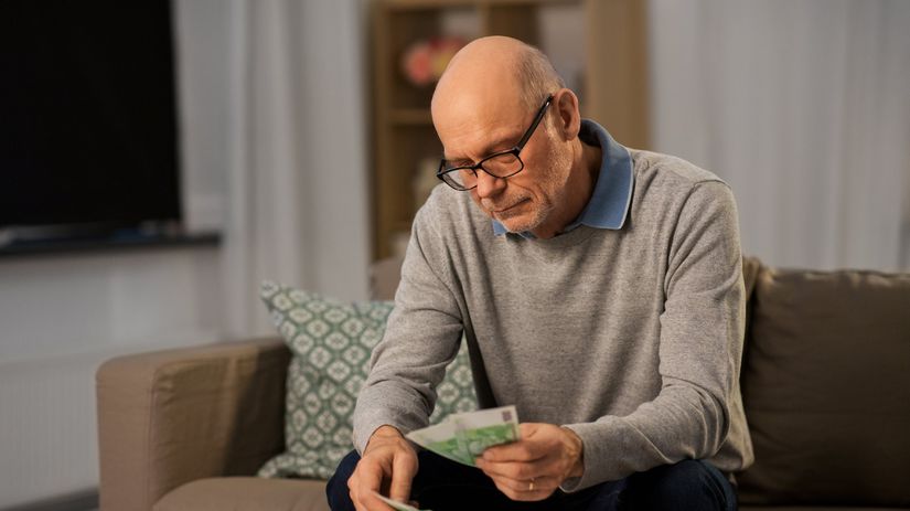 senior, peniaze, financie, dôchodok