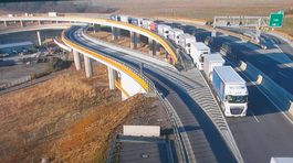 Kolóny na hraničnom priechode Svrčinovec. V...