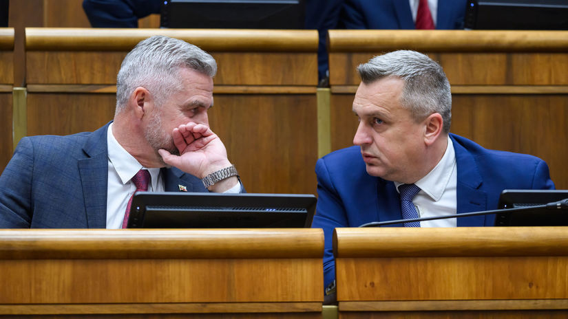 Podpredseda NR SR Tibor Gašpar (Smer) a...