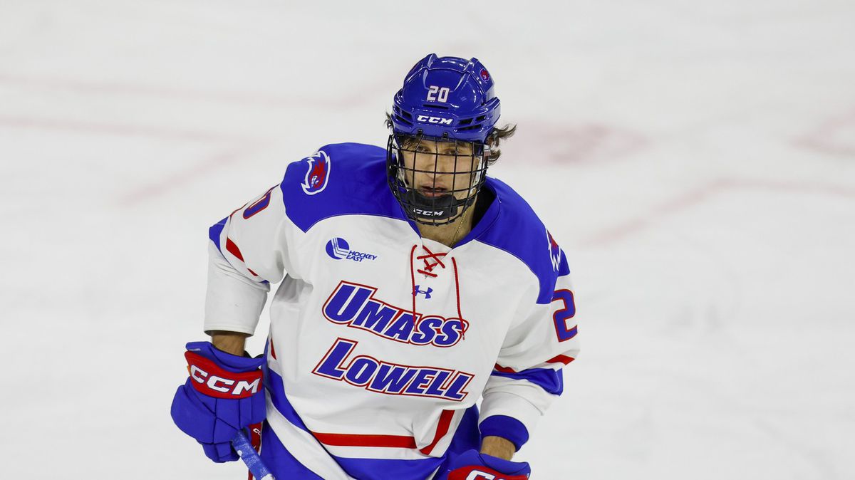 Libor Nemec v drese UMass Lowell.