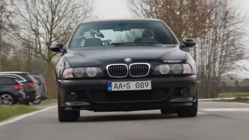 Je to tak. Toto neuveriteľné auto sa preháňa na...